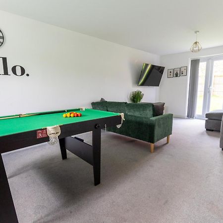 Spacious 4-Bedroom Home Near City Centre With Parking นอตติงแฮม ภายนอก รูปภาพ
